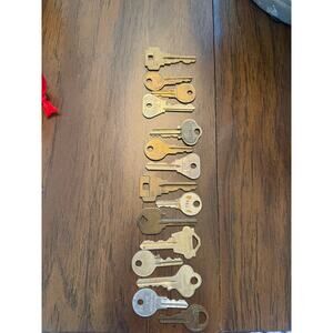 Lot of 15 Vintage Keys – Mixed Brands & Styles, Brass and Metal